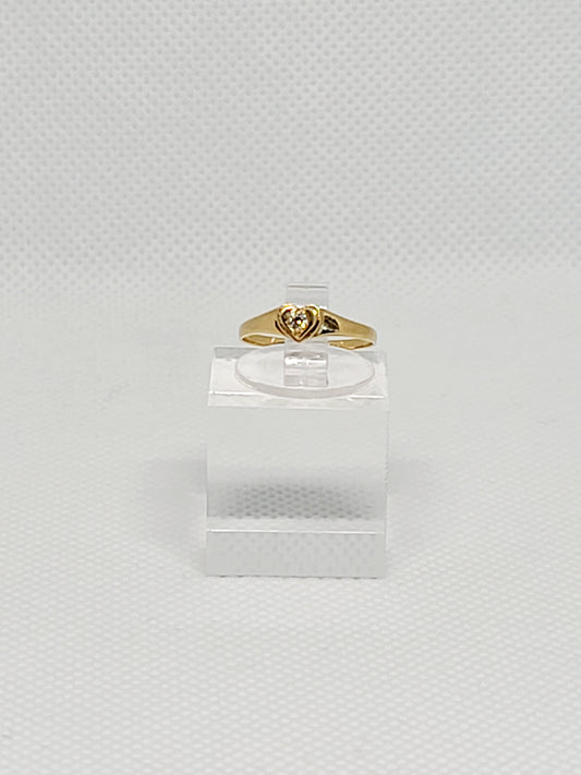 Anillo con corazón de topacio blanco para niños de 14 k