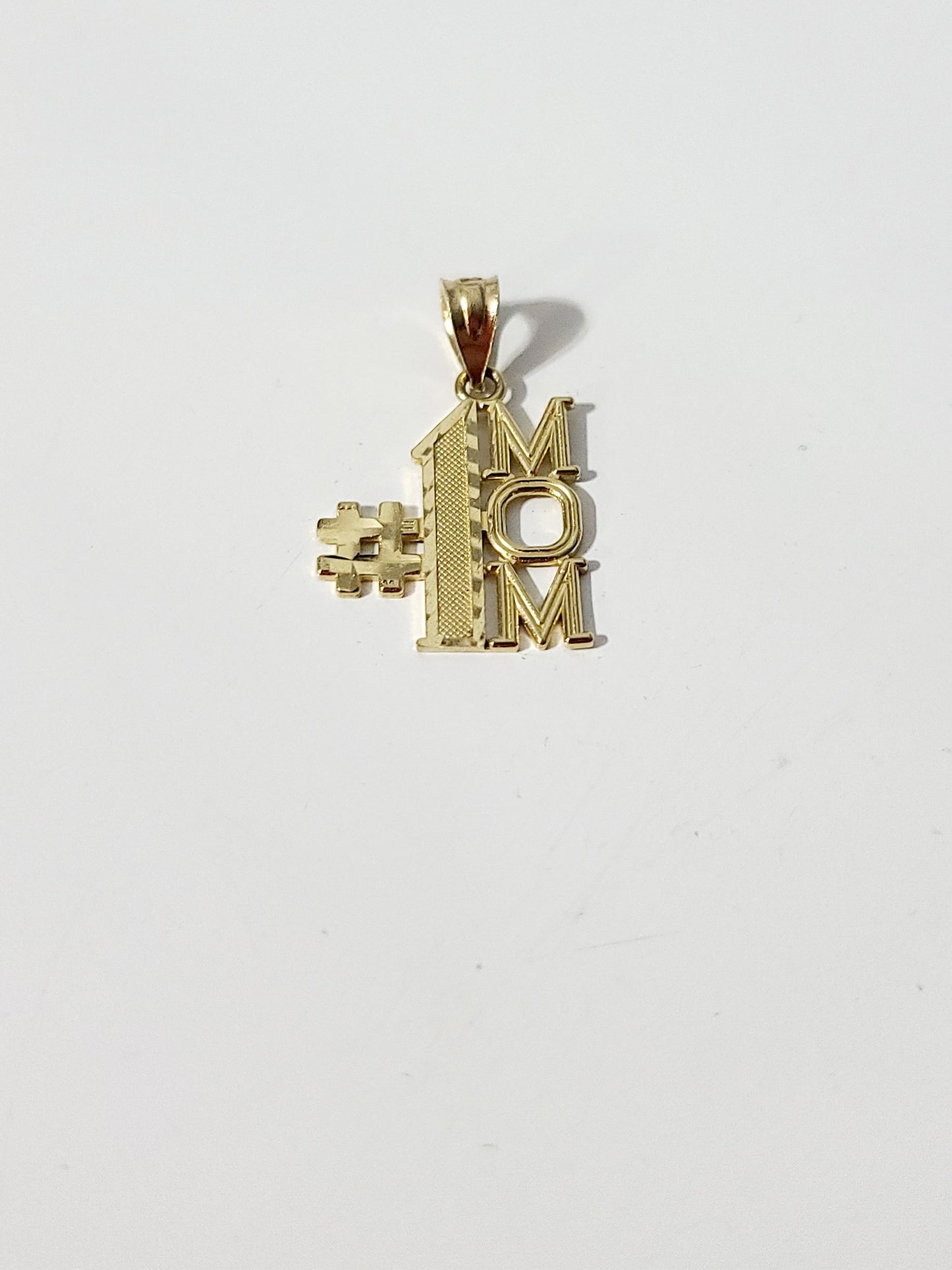 14k #1Mom Pendant